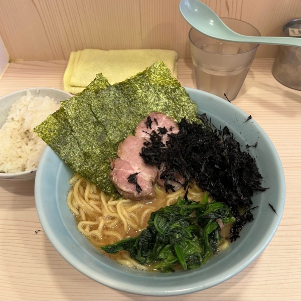 「ラーメン　黒バラ海苔」@家系 武の極みの写真