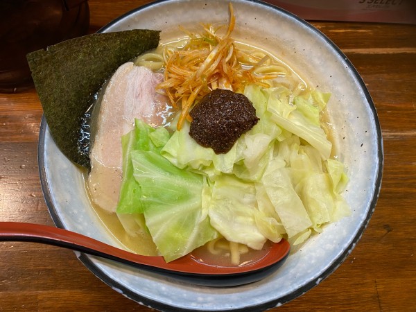 「熟成練り醤油らーめん（大盛）850円」@『   』（無銘）の写真