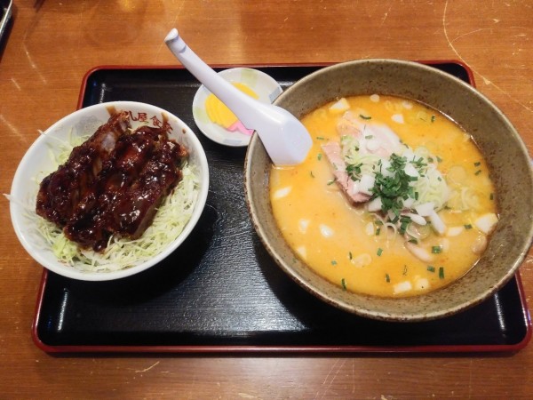 「みそラーメン Bセット 1350円」@牛乳屋食堂の写真