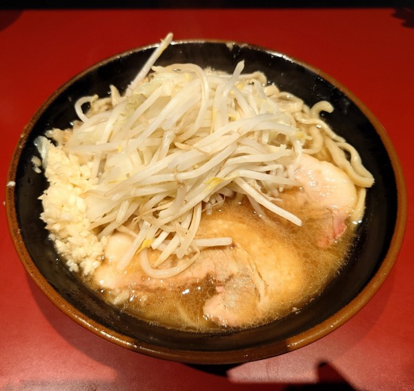 「ラーメン豚2枚(半麺、850円)」@ラーメン二郎 荻窪店の写真