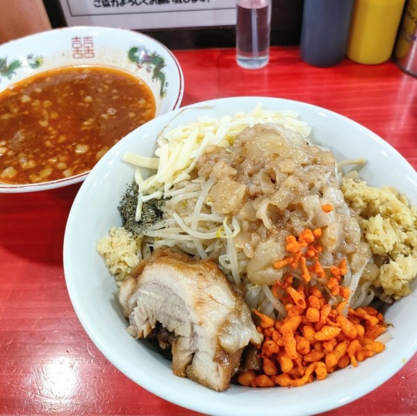 「限定ラ·トマティーナつけ麺､チーズ､生姜」@ラーメン鷹の目 明大前店の写真