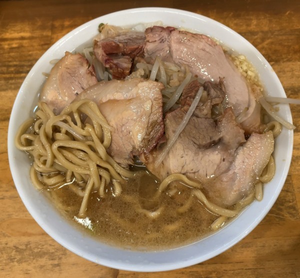 「小豚ラーメン　麺少なめ　全部」@ラーメン二郎 前橋千代田町店の写真