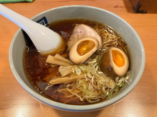 「煮卵入り中華そば」@やよいそば 本店の写真