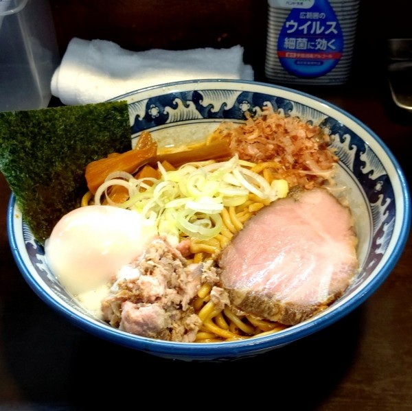 「油そば(普通)＋温玉」@兎に角 松戸店の写真