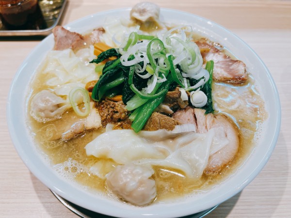 「チャーシューワンタンメン 塩」@桜上水 船越の写真