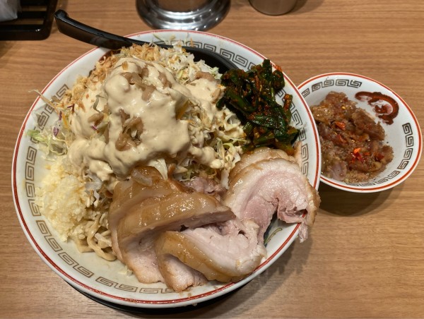 「冷やし中華(小豚)  肉あぶら  辛ニラ」@豚山 上野店の写真