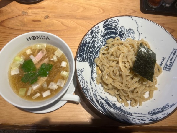 「つけ麺並（塩）1000円+大山鶏重400円」@本田麺業 神田西口駅前店の写真