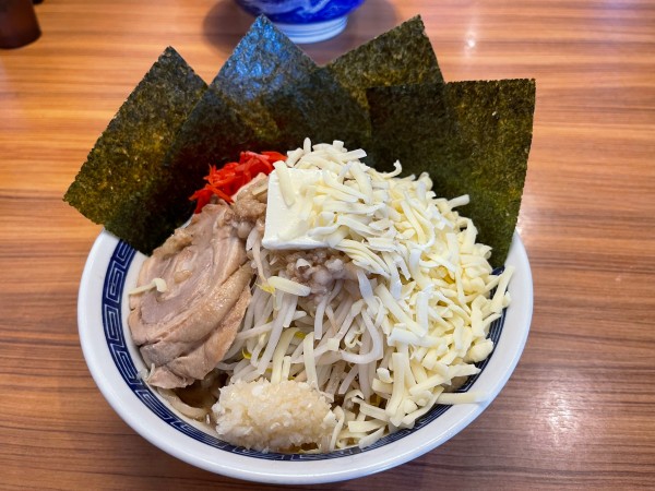 「ラーメン大盛り➕のり➕チーズ➕バター」@びんびん豚の写真