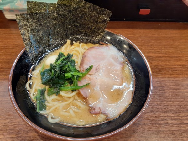 「醤油ラーメン」@横浜家系ラーメン 大岡家 鶴川店の写真