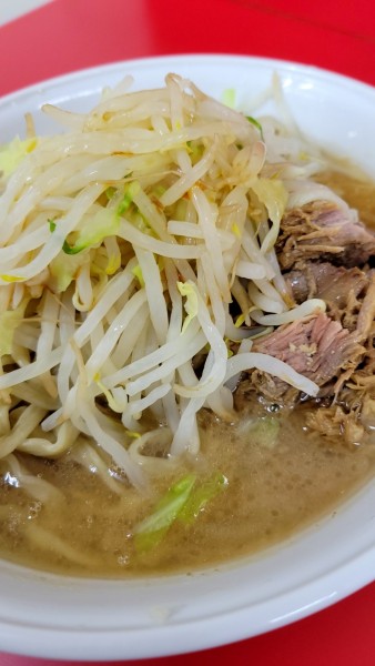 「小ラーメン　ニンニク少な目野菜少な目辛め」@ラーメン二郎 柏店の写真