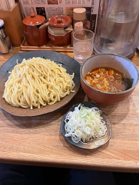 「辛味つけ麺＋ネギ」@つけ麺屋 やすべえ 池袋店の写真