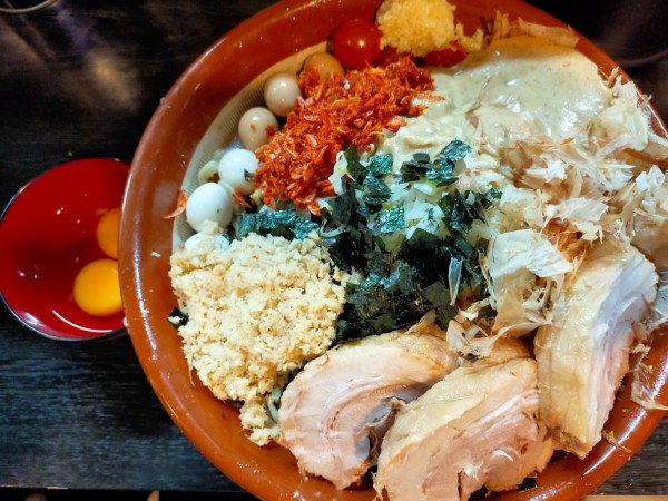 「【限定】冷やし中華A 大1400円+生卵70円+生姜50円」@豚星。の写真