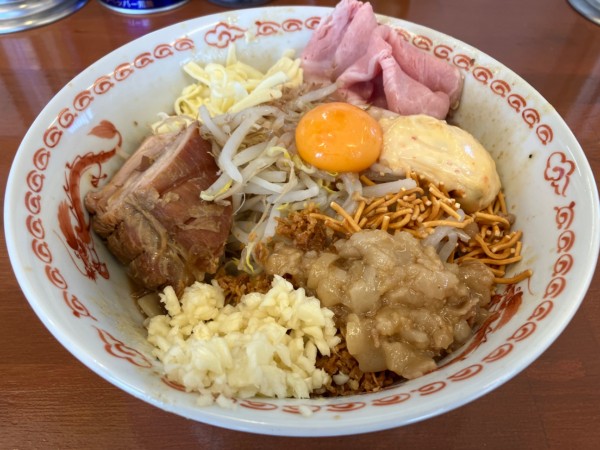 「まぜそば　半麺」@それいけ！たかちゃんラーメンの写真