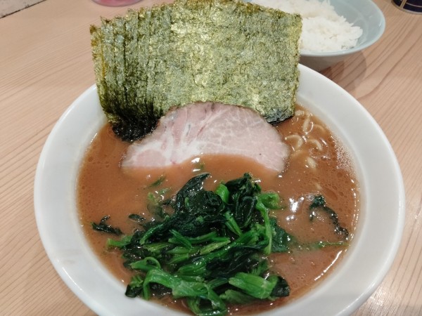 「ラーメン＋ほうれん草＋海苔」@漢ラーメン 室の写真