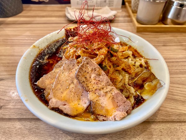 「サッポロラガービル赤星 → 冷やしスタミナラーメン 肉増し」@くじら食堂 nonowa東小金井店の写真