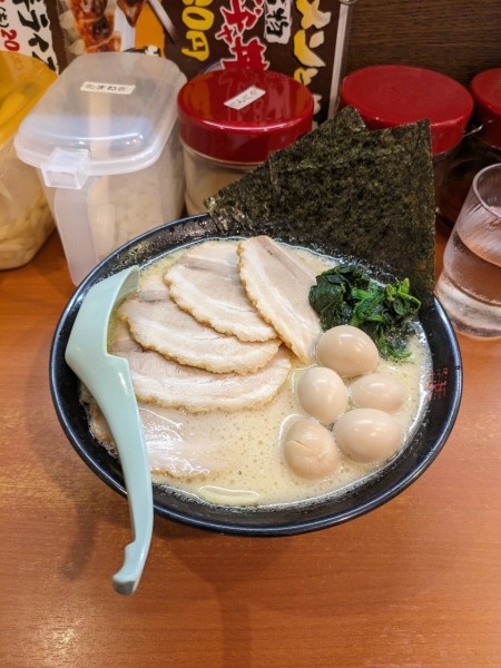 「塩豚骨チャーシュー麺」@横浜家系ラーメン 極味家の写真