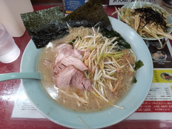 「ネギチャーシューメン､ネギ丼」@ラーメンショップ幸手 金田亭の写真