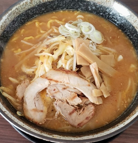 「札幌味噌ラーメン￥８８０」@麺屋とみよしの写真