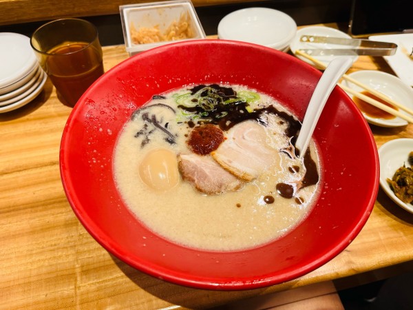 「赤丸味玉」@博多一風堂 銀座店の写真