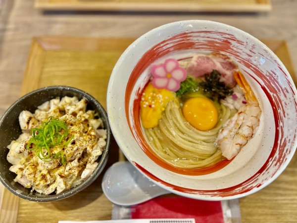 「ETM＋炙り鶏マヨ丼」@えびそば 緋彩の写真