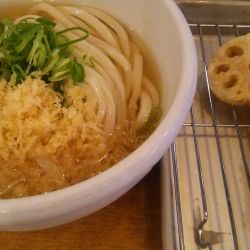 かけうどん冷 390円＋観音寺ちくわ天 130円