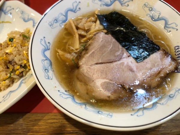 「ラーメンチャーハンセット(1000円) ビール」@中華料理 一番の写真