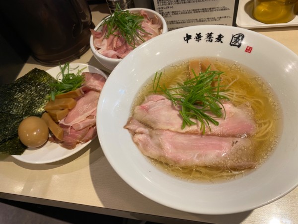 「特製塩煮干蕎麦＋チャーシュー丼」@中華蕎麦 國の写真