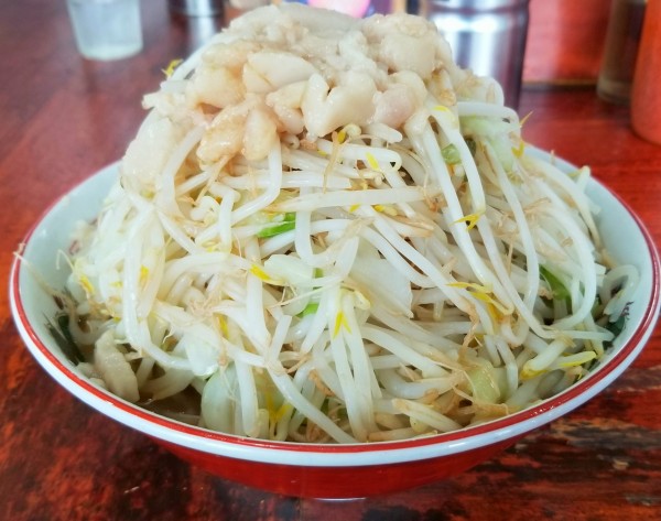 「ラーメン(200g)ヤサイ増し増しアブラ増しカラメ」@らーめん じろきんの写真
