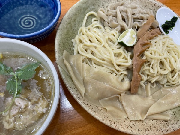 「つけ麺 塩／大盛（1,100円）,締めのおにぎり（50円）」@和渦製麺の写真