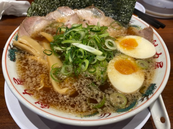 「特製醤油全部のせラーメン（960円）」@ラーメン魁力屋 南砂店の写真
