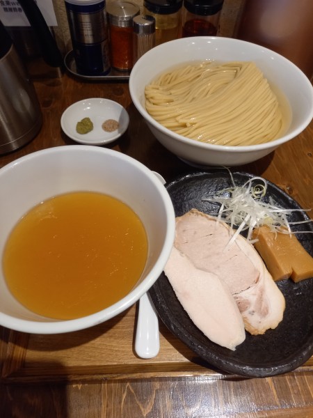 「塩つけ麺300g￥1150＋藻塩&わさび￥50」@麺屋鈴春の写真