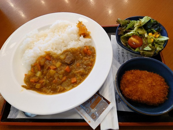 「海軍カレー＋昔ながらのコロッケ+海軍コーヒー」@茶寮 結 靖国神社店の写真