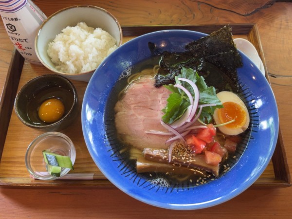 「塩らーめん＋土佐ジローの卵かけご飯」@二ノ宮金次郎の写真