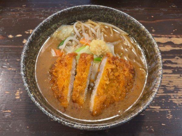 「炎の炙り味噌カツラーメン」@味噌ラーメン専門店 麺屋 國丸 南国店の写真