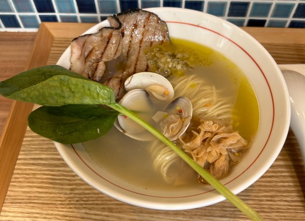 「牡蠣とあさりオイル塩そば¥1100」@拉麺 はま家の写真