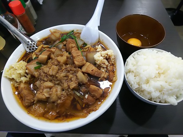 「スタ満そば ライス 生卵」@元祖スタミナ満点らーめんすず鬼 狭山ヶ丘分店の写真