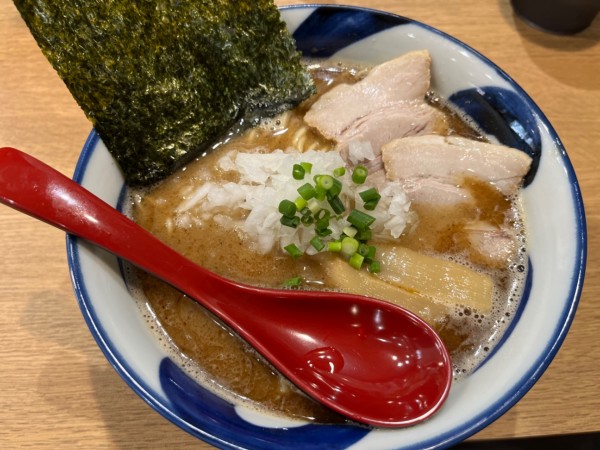 「濃厚中華そば（中華そばを大盛りにする）」@濃厚つけそば・中華そば のぶ良しの写真