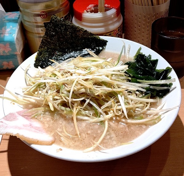 「ネギラーメン880円」@○新 ネギラーメン 新橋店の写真