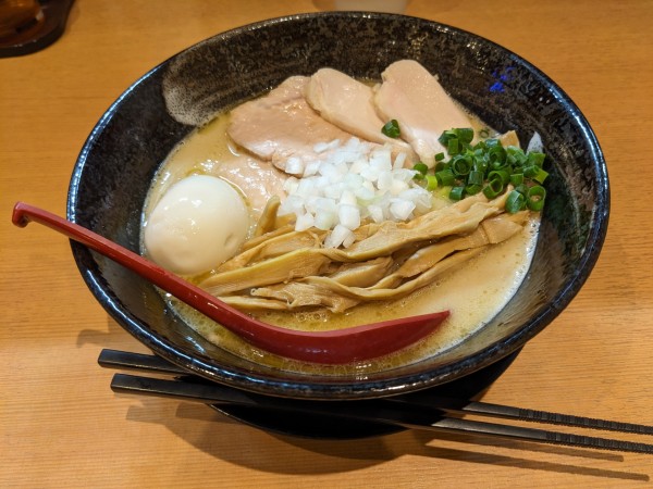 「濃厚鶏白湯（塩）+全部のせ」@麺堂 稲葉の写真