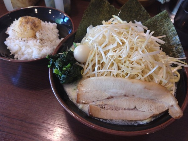 「塩ネギラーメン　ライス」@喜多見家 大田原店の写真