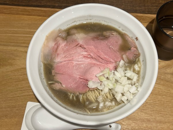 「煮干しそば　900円　黒酢の和え玉　200円」@NIBOSHIMANIAの写真