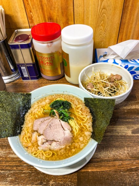 「しびれラーメン+背脂+チャーシュー1枚+セットネギ丼」@ラーメンショップ 厚木店の写真