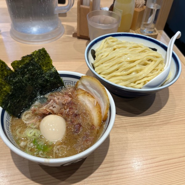 「濃厚魚介特製つけめん」@中華そば つけめん 玉 新宿店の写真