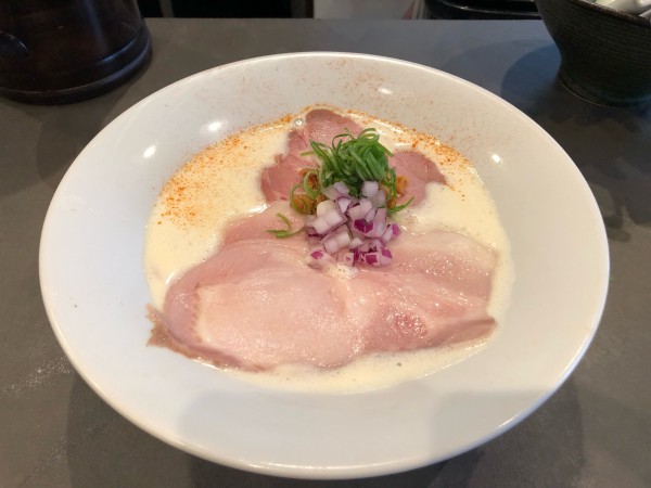 「鶏白湯らぁ麺」@Ramen Afro Beatsの写真