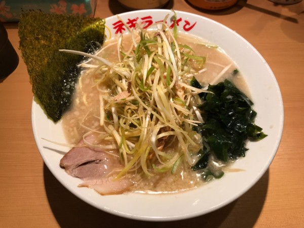 「ネギラーメン 880円」@○新 ネギラーメン 新橋店の写真