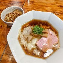 わんたん煮干中華そば　1,200円