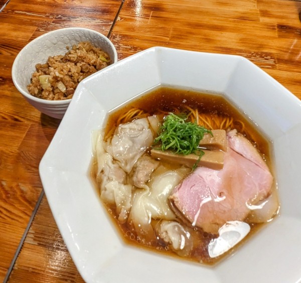 「わんたん煮干中華そば　1,200円」@柴崎亭 梅丘店の写真