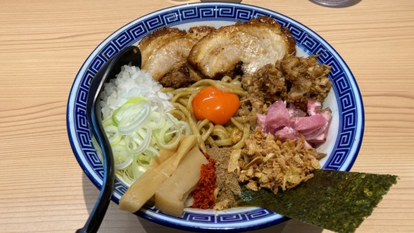 「カレーまぜそば」@狼煙 浦和店の写真