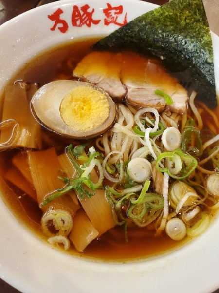 「中華麺(醤油)８６９円」@万豚記 ヨドバシ横浜店の写真