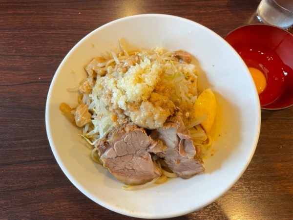 「季節の柑橘の冷やし中華 ¥1000 生卵 ¥80」@ピコピコポンの写真